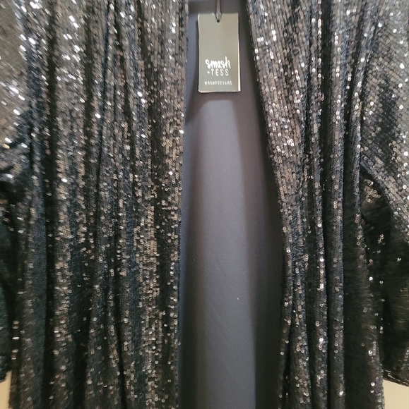 Forever Frosted Duster in Black - Picture 5 of 7